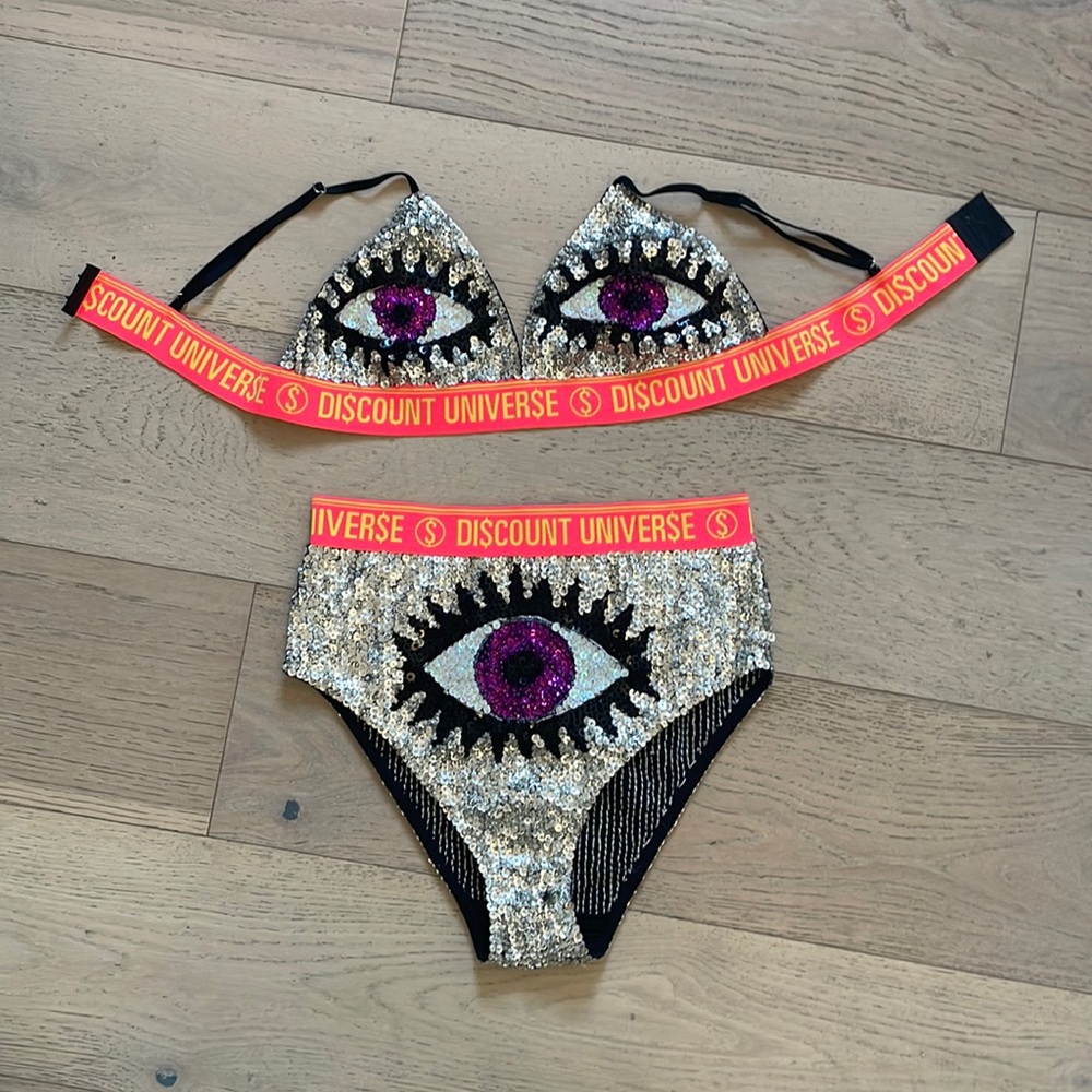 Discount universe bra and panty set